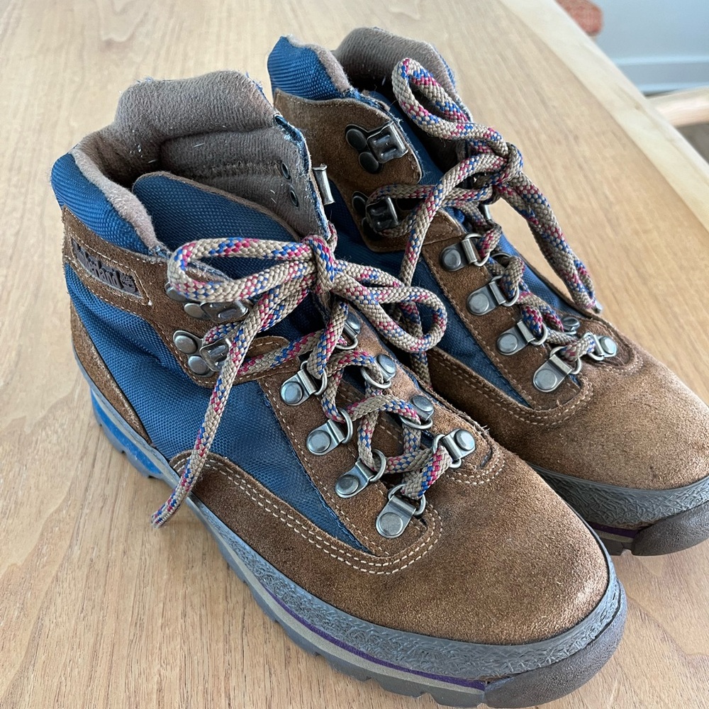 Vintage youth/big kids size 7M timberland boots. - Picture 2 of 7